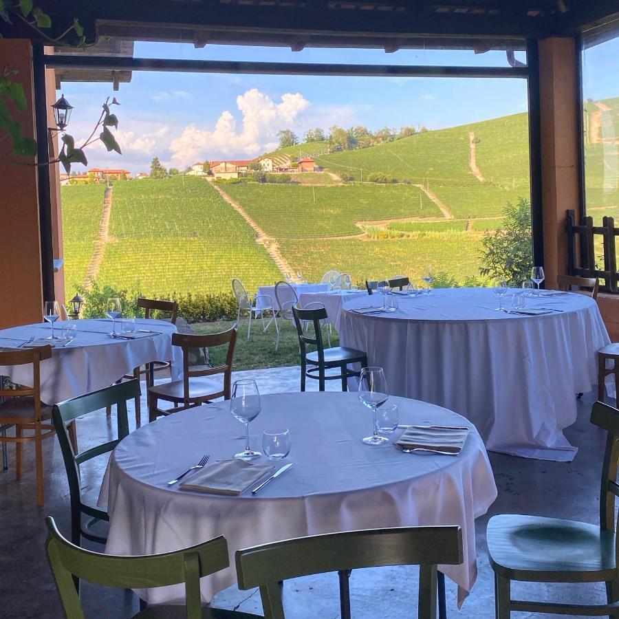 Panoramic Villa Garassino - Country Rooms And Fine Restaurant Treiso Bagian luar foto