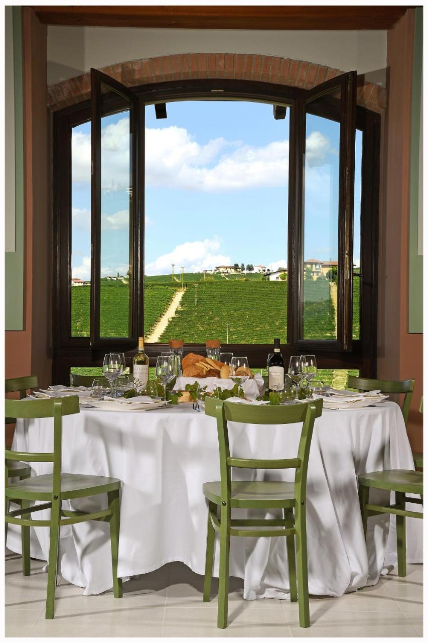 Panoramic Villa Garassino - Country Rooms And Fine Restaurant Treiso Bagian luar foto