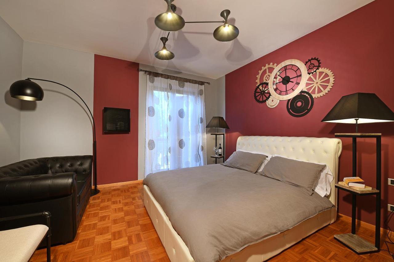 Panoramic Villa Garassino - Country Rooms And Fine Restaurant Treiso Bagian luar foto