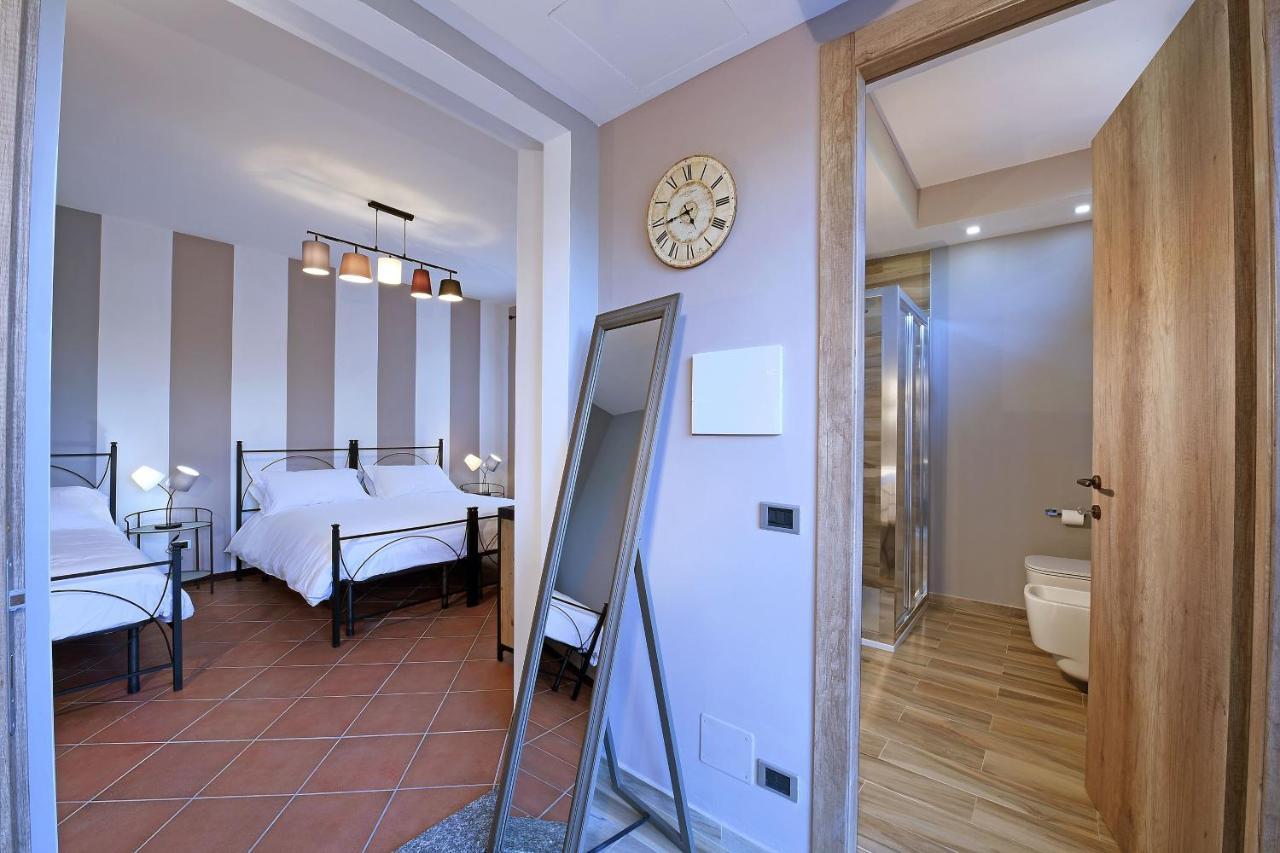 Panoramic Villa Garassino - Country Rooms And Fine Restaurant Treiso Bagian luar foto