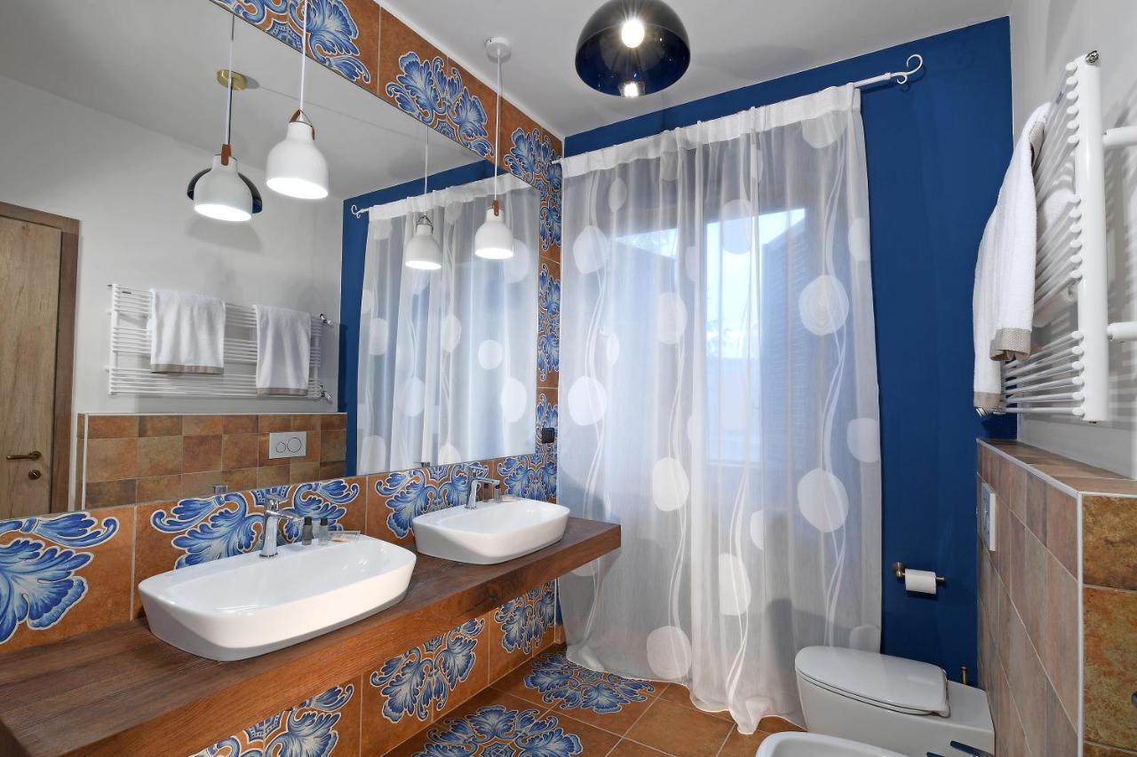 Panoramic Villa Garassino - Country Rooms And Fine Restaurant Treiso Bagian luar foto