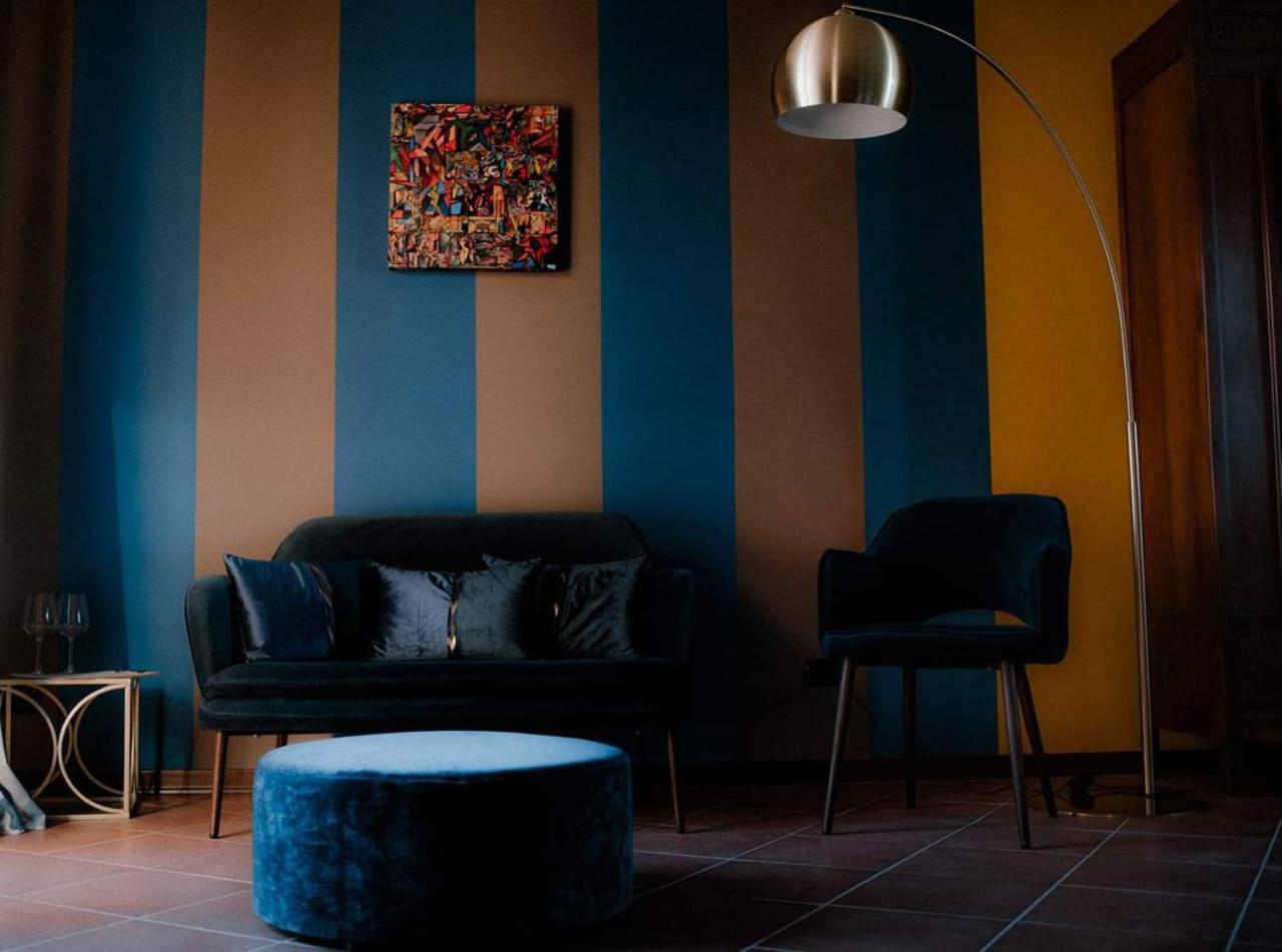 Panoramic Villa Garassino - Country Rooms And Fine Restaurant Treiso Bagian luar foto
