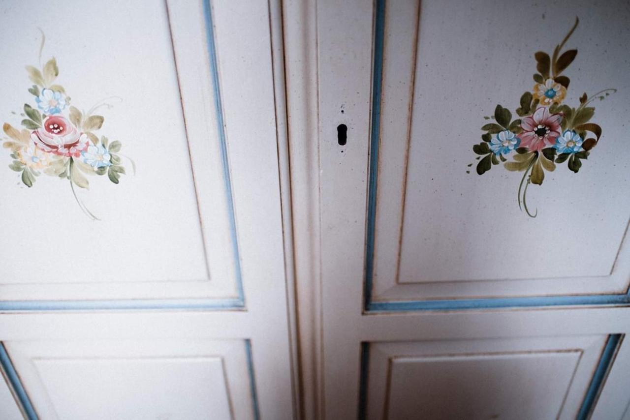 Panoramic Villa Garassino - Country Rooms And Fine Restaurant Treiso Bagian luar foto