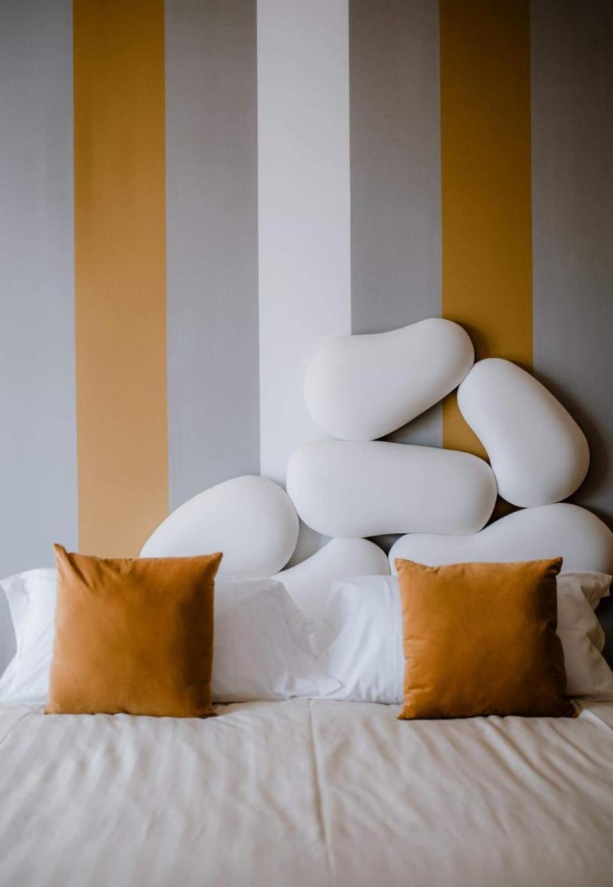 Panoramic Villa Garassino - Country Rooms And Fine Restaurant Treiso Bagian luar foto
